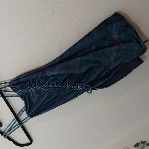 NWOT Free People Rare Asymmetrical Velvet Top XS - Picture 2 of 12